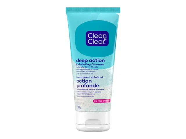 EXFOLIANTE CLEANSER CLEAN & CLEAN DEEP ACTION OIL FREE 207 ML
